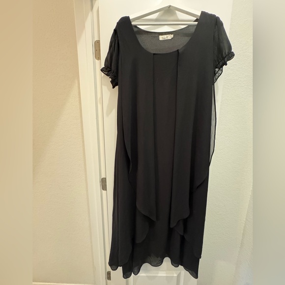 Dress V Flowy, Black Dress - Picture 1 of 4